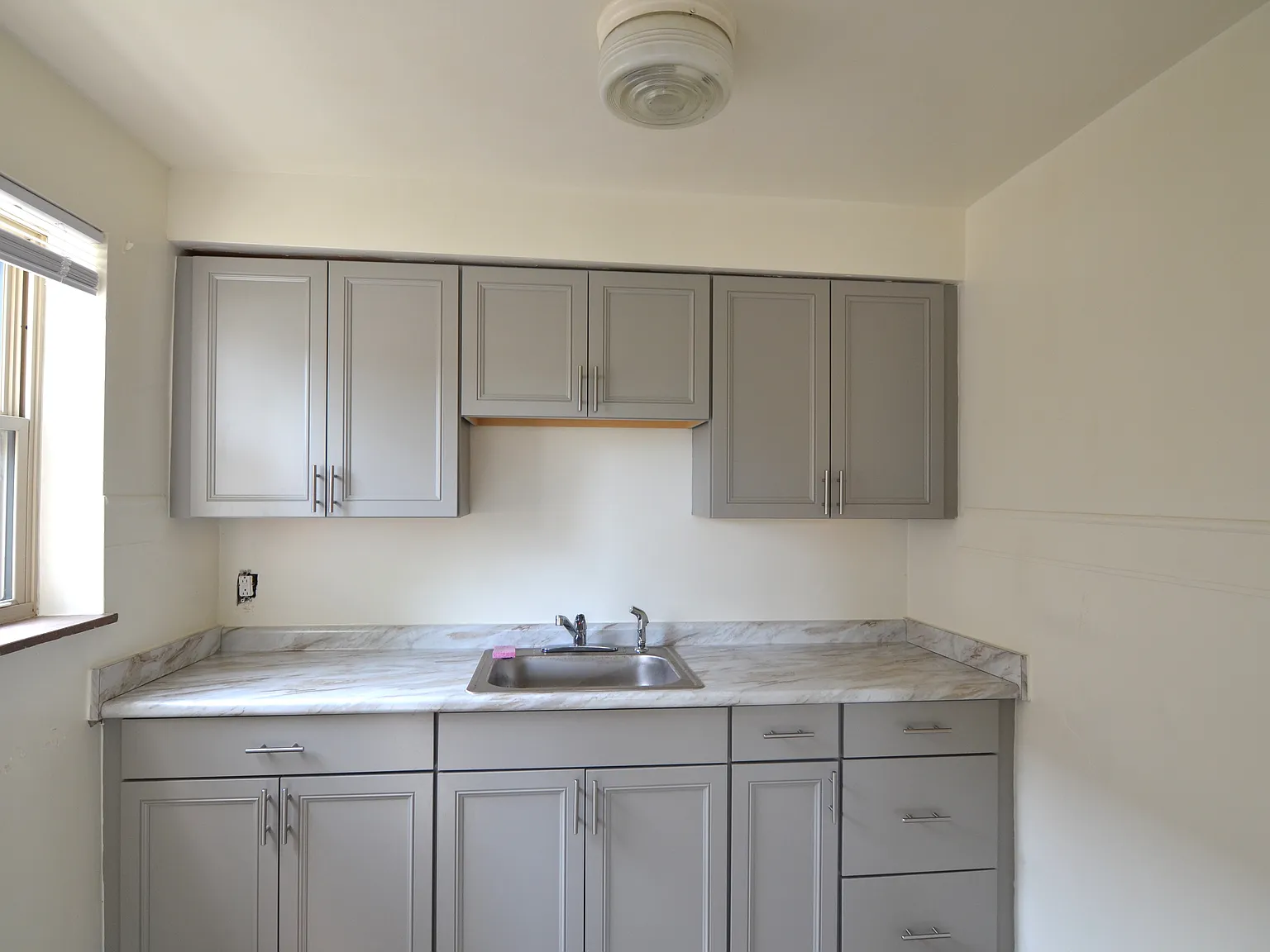 2 bed, 850 sqft, $1,050 — Photo 4