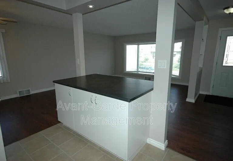 11635 111a Ave NW — Photo 12