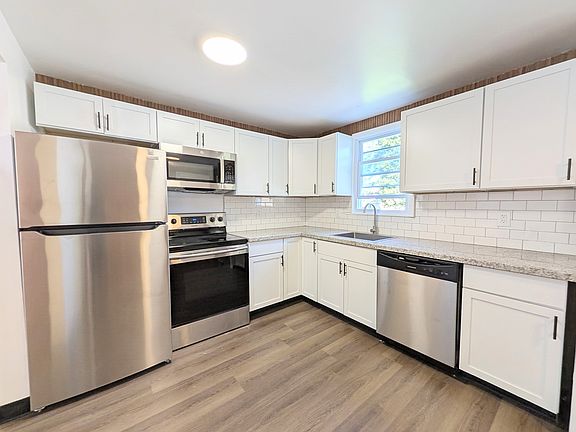 5th image of 3792 Chartiers Ave