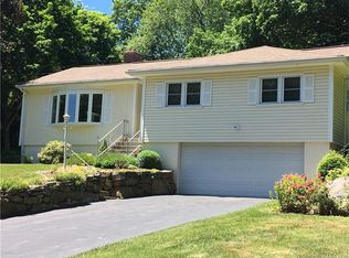 25 Dogwood Ln, Mystic, CT 06355