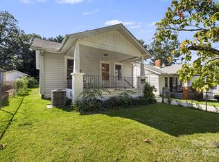 29 Oteen Park Pl, Asheville, NC 28805