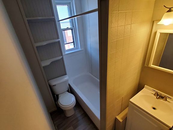 5th image of 1413 W Union St APT 5