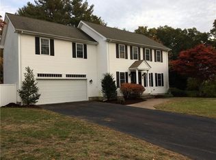 26 Davis Cir, Warwick, RI 02886