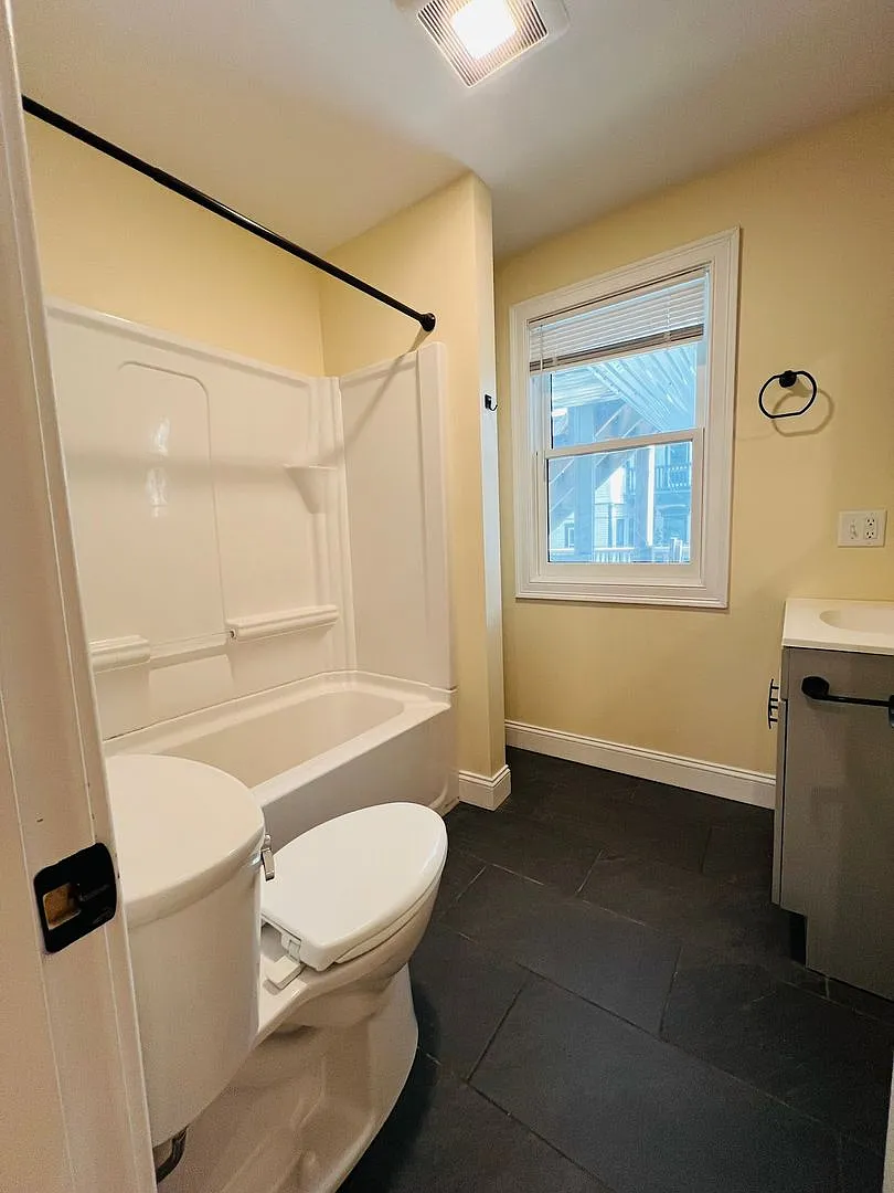 244 Maple St — Photo 3