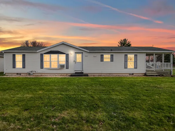860 Lawrence St, Quincy, MI 49082