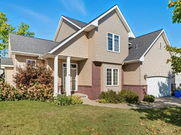 420 Woodbine Dr, Marion, IA 52302