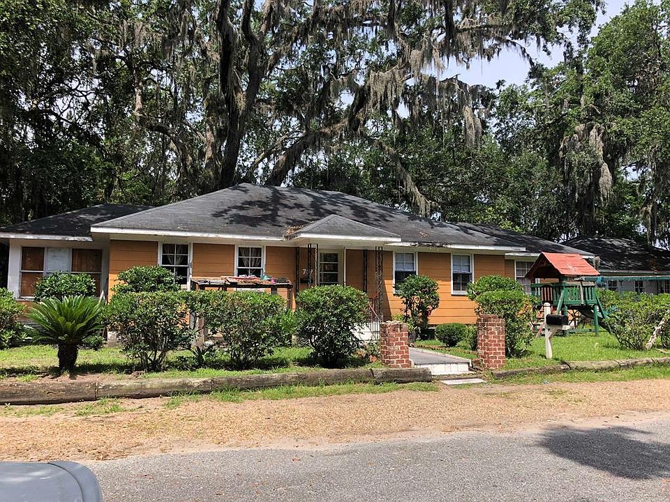 1st image of 725 Stonewall St