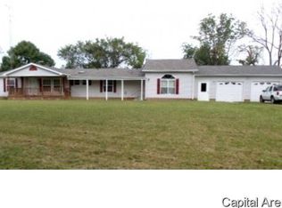 5288 Tickridge Rd, Palmyra, IL 62674