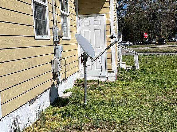 3rd image of 2228 Briarfield Rd