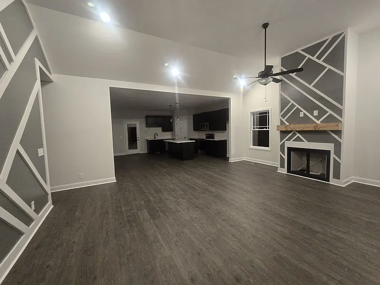 509 N Halifax Ct — Photo 2