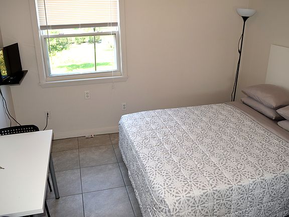 5th image of 8636 Joseph Campau St