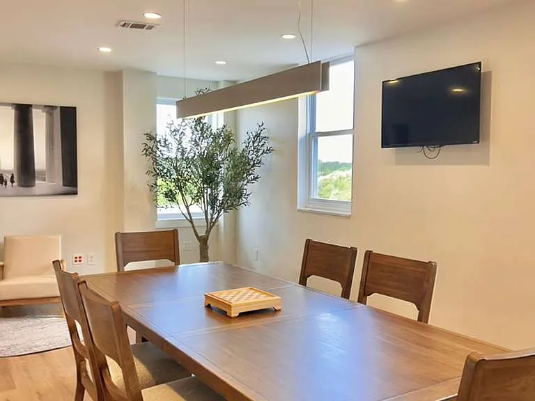 Park East Apartments — Photo 14