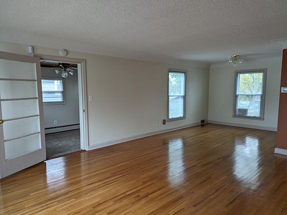 5th image of 621 Sheridan Ave N