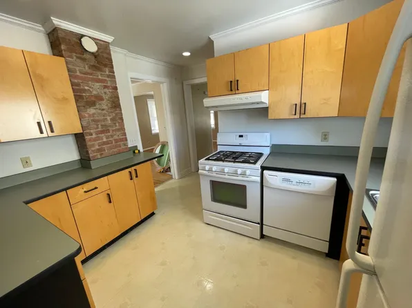 48 Field St, Rochester, NY 14620