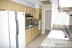 3rd image of 11001 Wurzbach Rd APT 203