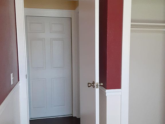 5th image of 2566 White Oak Pl Unit 2