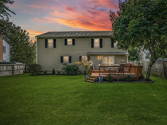 3rd image of 106 Southdown Cir