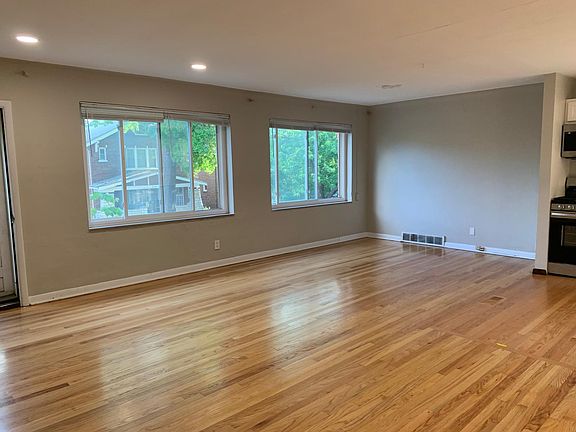 3rd image of 7107 Dartmouth Ave