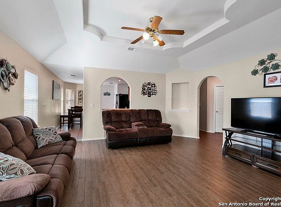 3rd image of 6327 Birch Valley Dr