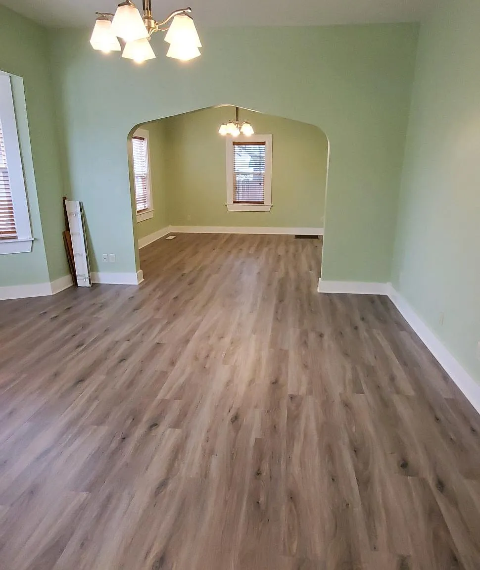 5 bed, $2,100 — Photo 3