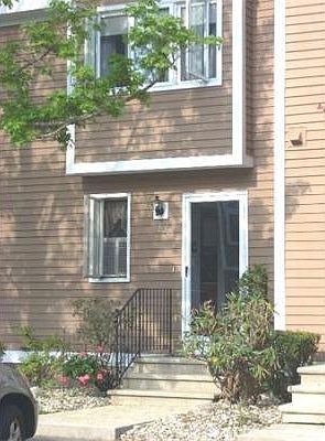 1st image of 13 Steeplechase Ct