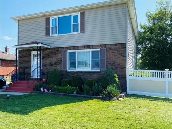 27 Sherry Dr
