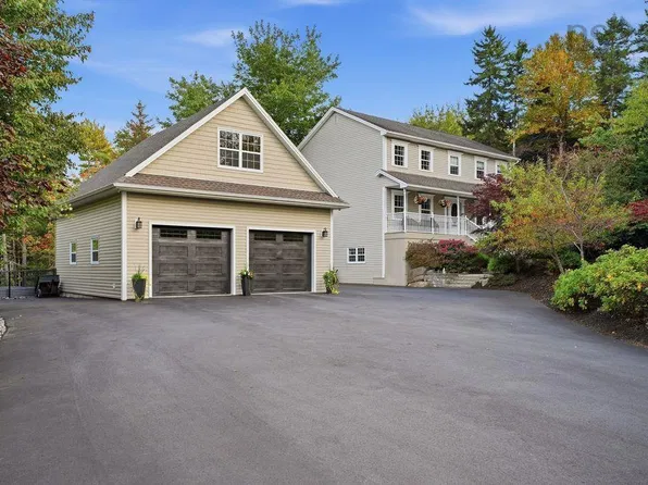 248 Kingswood Dr, Hammonds Plains, NS B4B 1L2