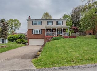 1380 Foxwood Dr, Monroeville, PA 15146