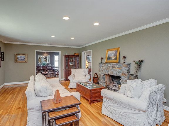 5th image of 4412 Hobbs Dr