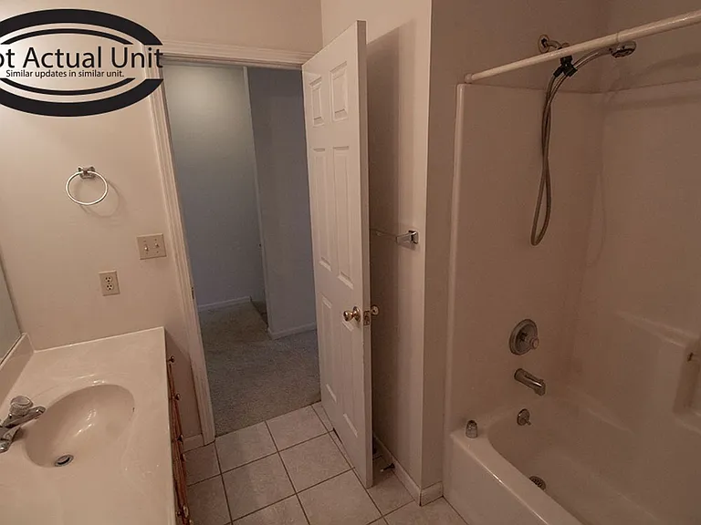 1413-1415 N Frideriki Dr — Photo 18