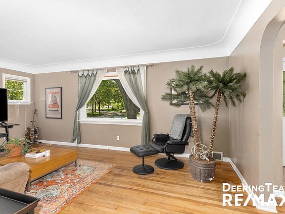 4th image of 2233 Tremont Blvd NW