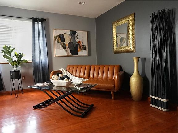 2nd image of 3720 Bruxelles St