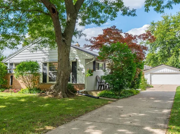 9732 West Palmetto AVENUE, Wauwatosa, WI 53222