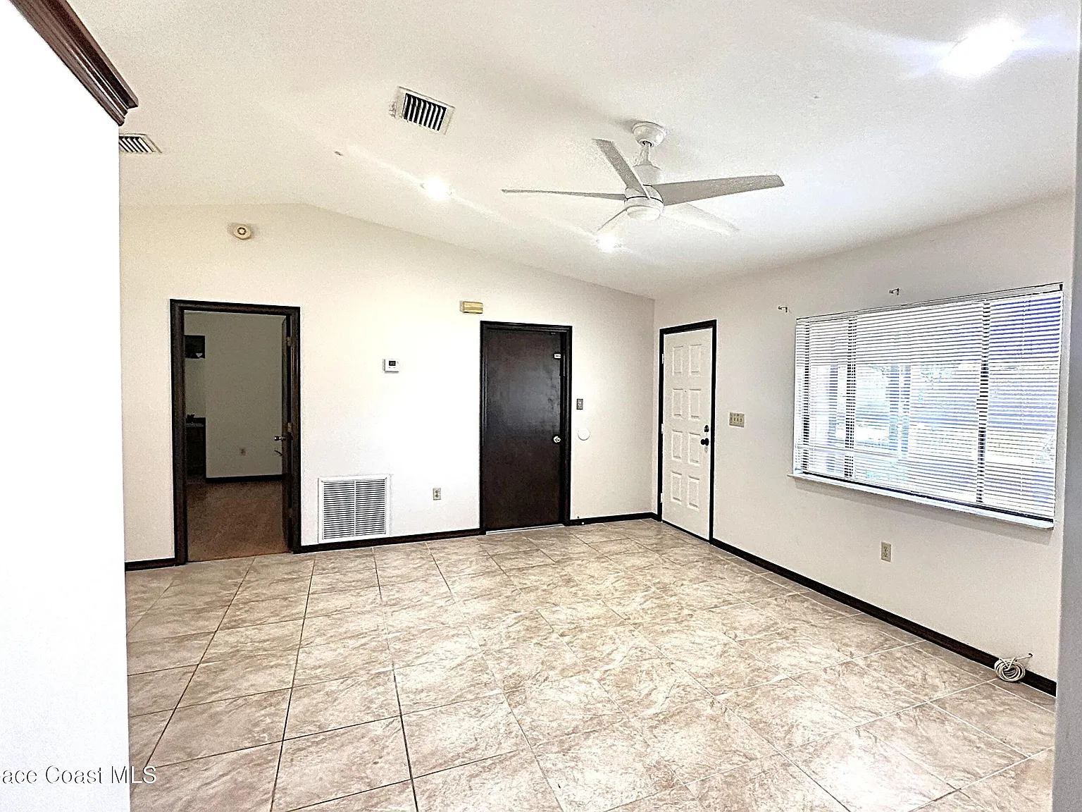 3 bed, 1068 sqft, $2,150 — Photo 4