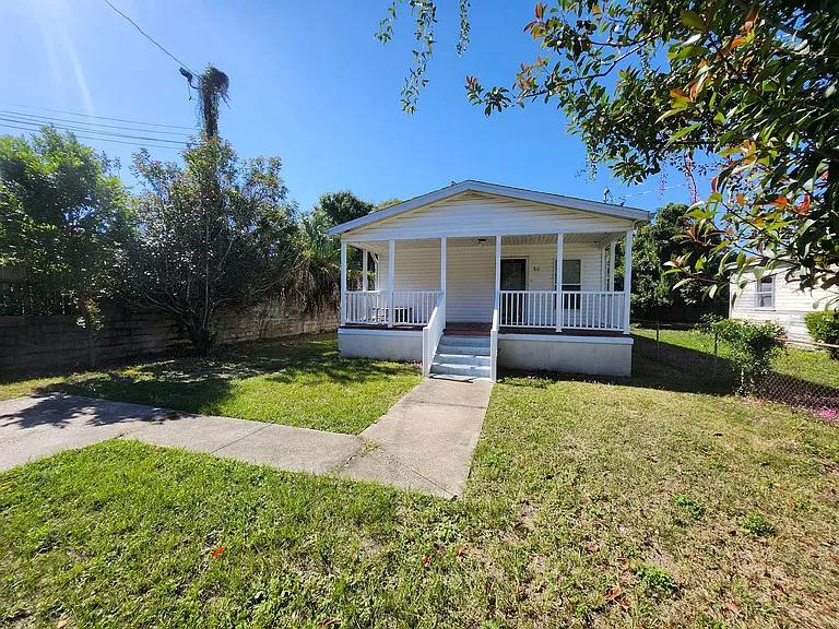811 N D St — Photo 3