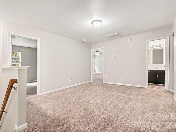 4th image of 3229 Kayla Ln
