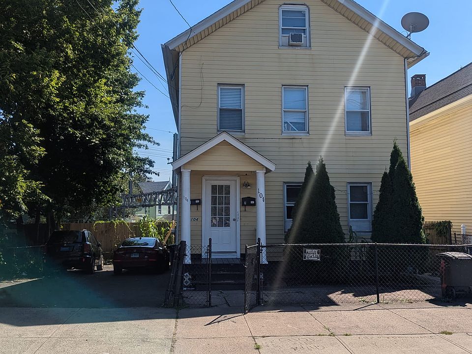1st image of 104 Lamberton St #2