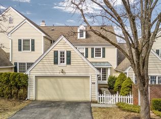 126 Carters Grove Ln, Malvern, PA 19355
