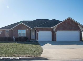 864 W Sole Dr, Nixa, MO 65714