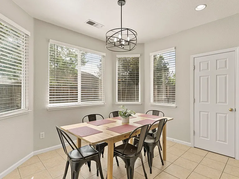 10640 Arbor Way — Photo 7