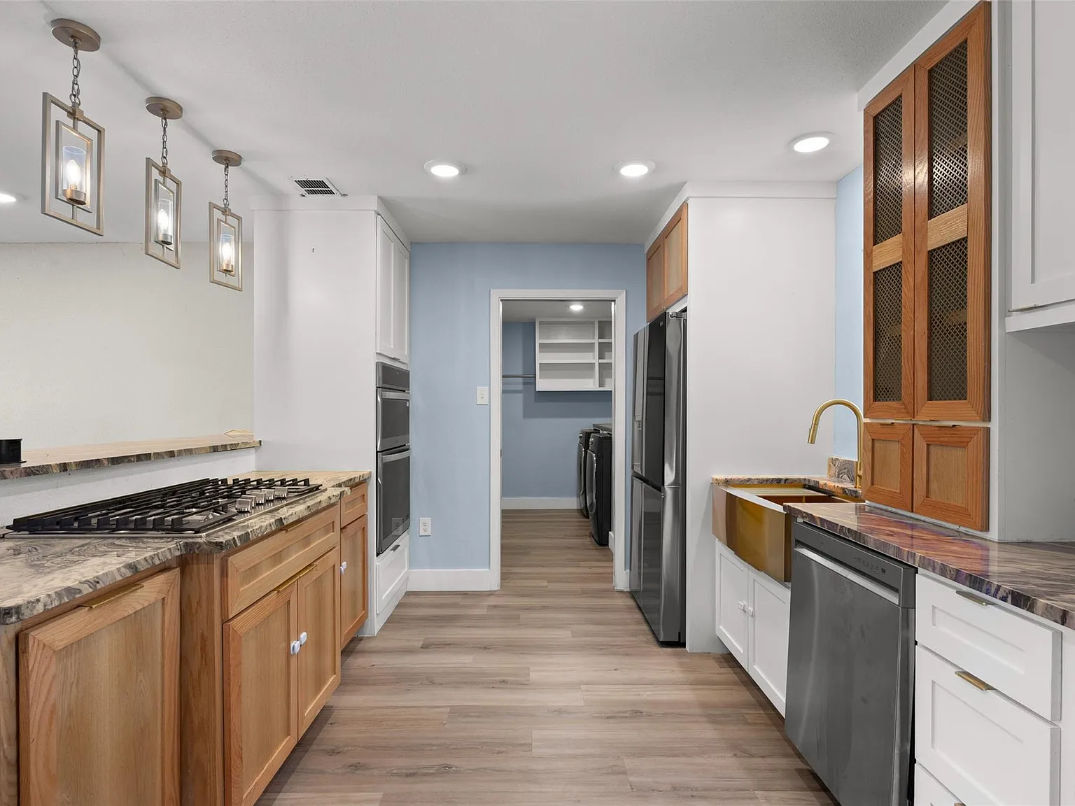 4 bed, 2.0 bath, 1250 sqft, $3,150 — Photo 1