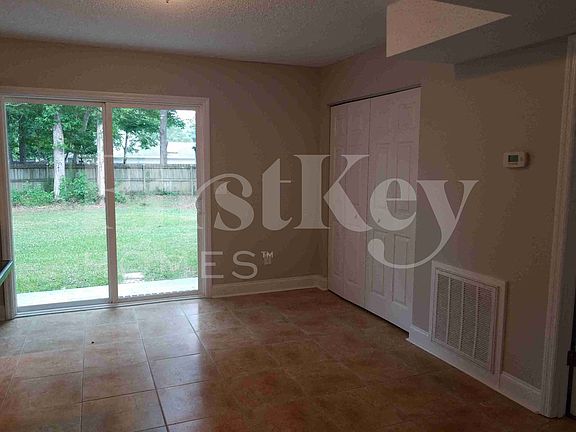 4th image of 113 Sunrise Rd