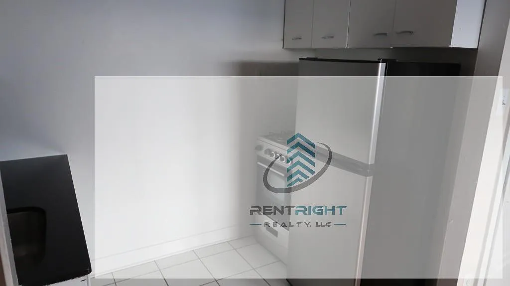 Studio, 1.0 bath, 550 sqft, $1,200 — Photo 2