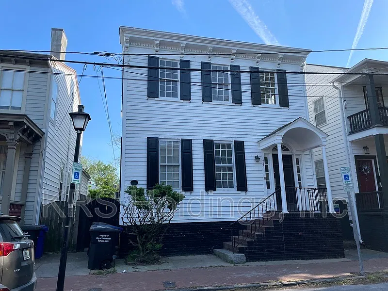 1 bed, 1.0 bath, $1,100 — Photo 2