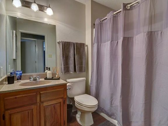 3rd image of 811 Darby Blvd #Rh18v6z2k
