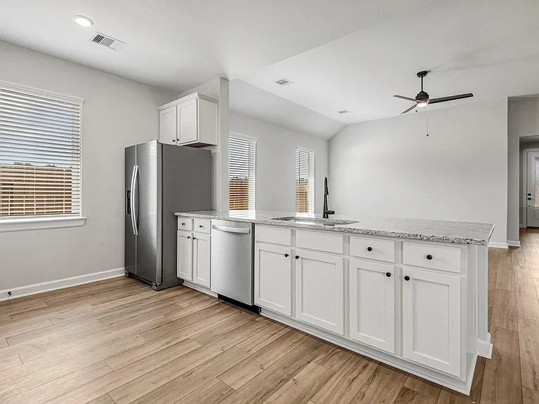 15683 Honey Cove Dr — Photo 10