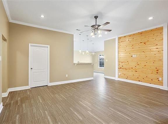2nd image of 117 Primrose Ln