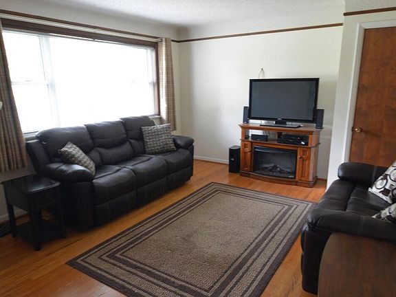 2nd image of 3069 Autumnridge Dr