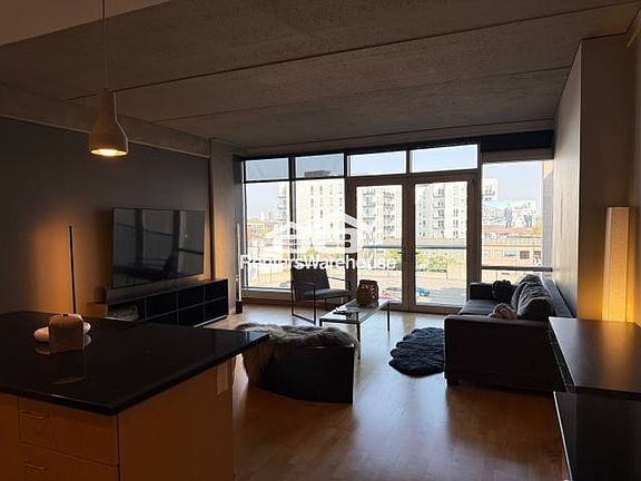 3rd image of 45 University Ave SE Unit 405