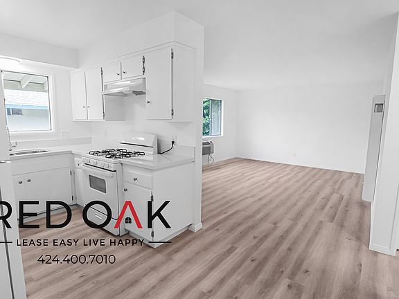 3rd image of 3735 Baldwin Ave #52